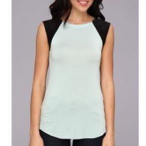 Bailey 44 Paul top